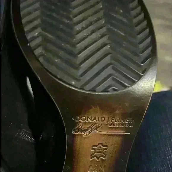 Donald J. Pliner Black Suede Heeled Boot with Faux Croc Embossing Size 6 1/2 M - Picture 12 of 15